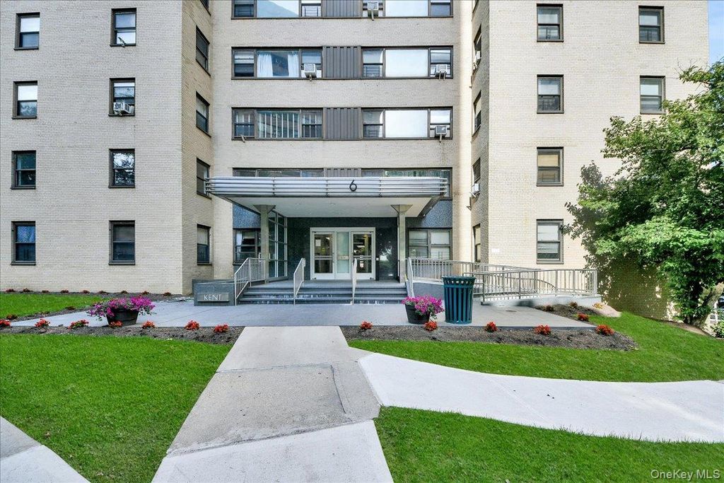 6 Fordham Hill Oval 10A, Bronx, NY 10468