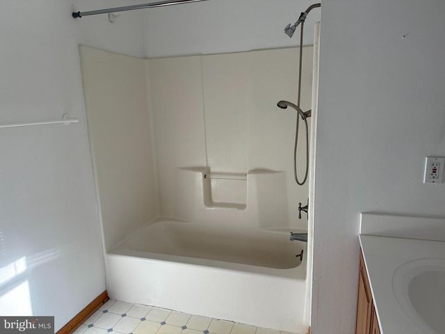 52 DUBOIS RD, Bridgeton, NJ 08302