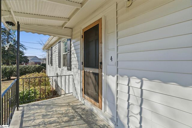 4 Neville Circle, Greenville, SC 29617