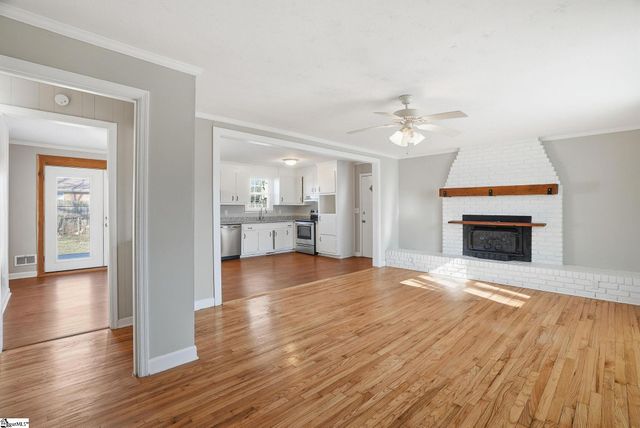 4 Neville Circle, Greenville, SC 29617