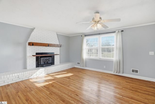 4 Neville Circle, Greenville, SC 29617