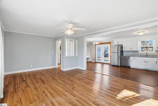 4 Neville Circle, Greenville, SC 29617