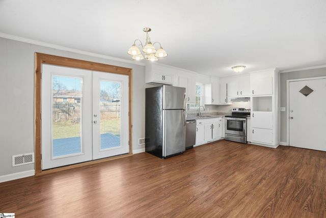 4 Neville Circle, Greenville, SC 29617