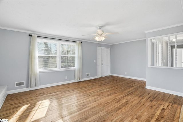 4 Neville Circle, Greenville, SC 29617