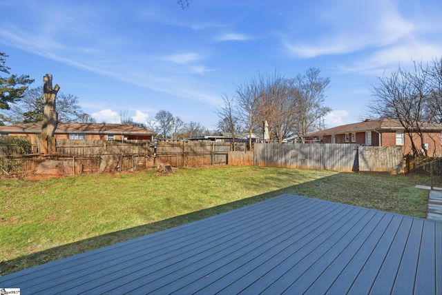 4 Neville Circle, Greenville, SC 29617