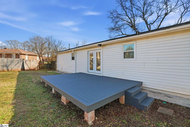 4 Neville Circle, Greenville, SC 29617