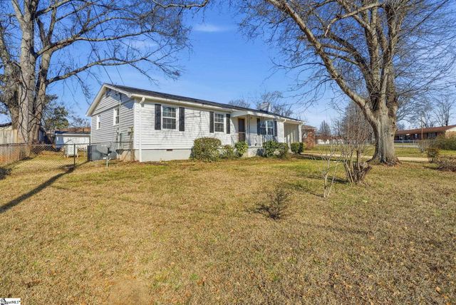 4 Neville Circle, Greenville, SC 29617