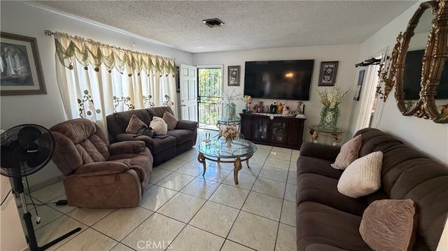 48 Paradise S, Carson, CA 90745
