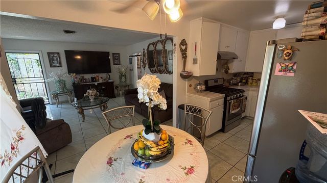48 Paradise S, Carson, CA 90745