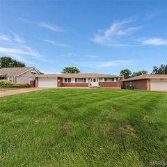 4150 Concord Oaks Drive, St Louis, MO 63128