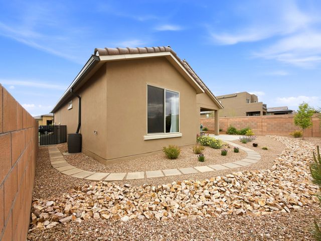 26 Firecrown, Santa Fe, NM 87508
