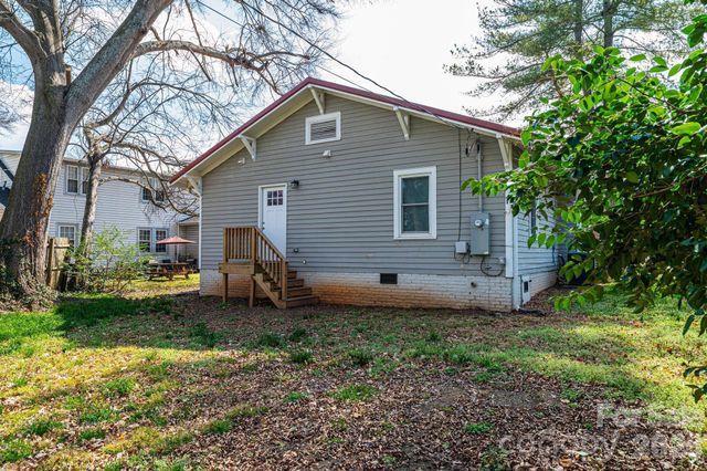 308 W sycamore Street, Lincolnton, NC 28092