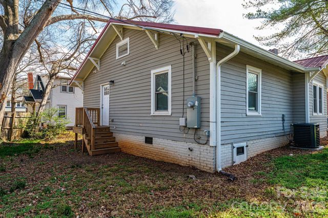308 W sycamore Street, Lincolnton, NC 28092