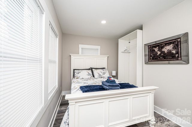 308 W sycamore Street, Lincolnton, NC 28092