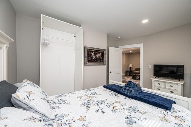 308 W sycamore Street, Lincolnton, NC 28092