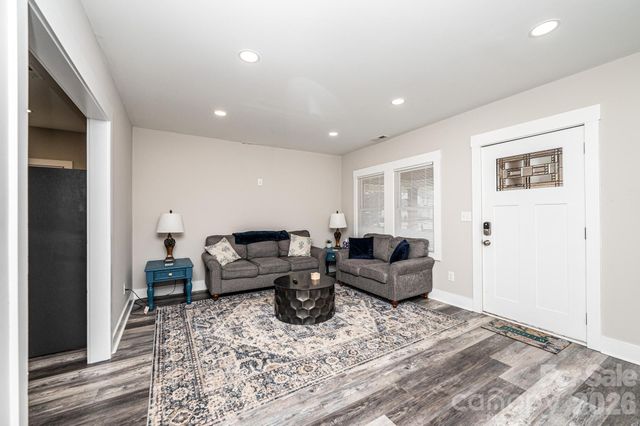 308 W sycamore Street, Lincolnton, NC 28092