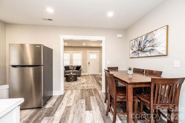 308 W sycamore Street, Lincolnton, NC 28092