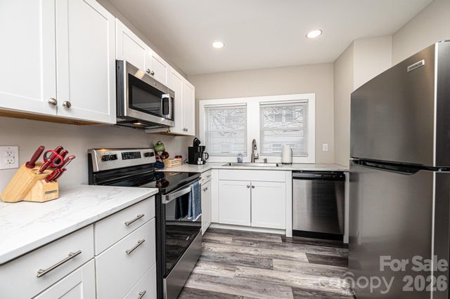 308 W sycamore Street, Lincolnton, NC 28092