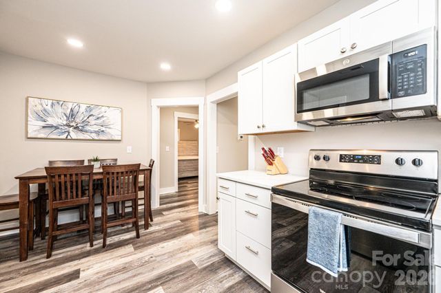 308 W sycamore Street, Lincolnton, NC 28092