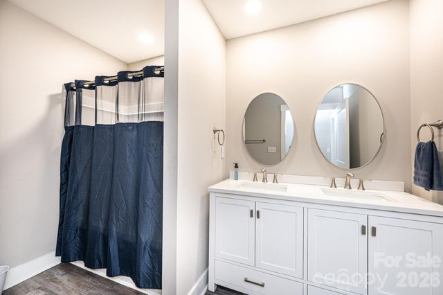 308 W sycamore Street, Lincolnton, NC 28092