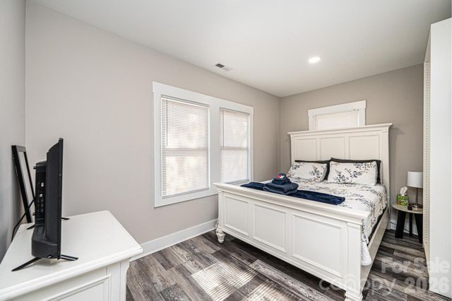 308 W sycamore Street, Lincolnton, NC 28092