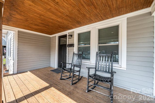 308 W sycamore Street, Lincolnton, NC 28092