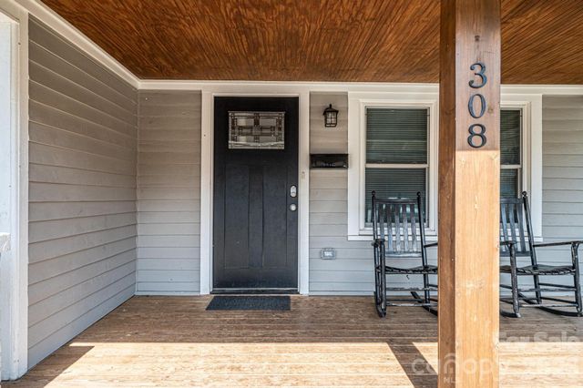 308 W sycamore Street, Lincolnton, NC 28092