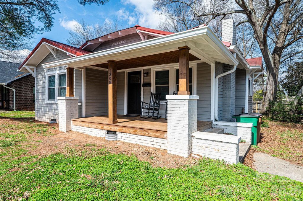 308 W sycamore Street, Lincolnton, NC 28092