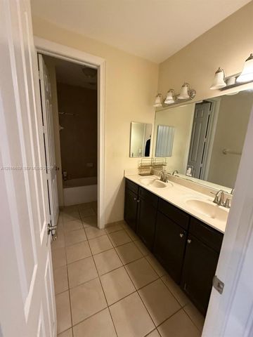 9845 NW 86th Terrace, Doral, FL 33178