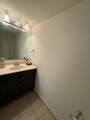9845 NW 86th Terrace, Doral, FL 33178