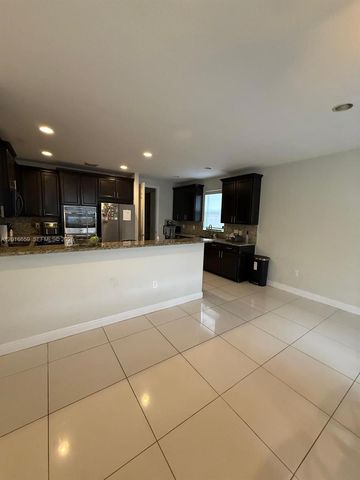 9845 NW 86th Terrace, Doral, FL 33178