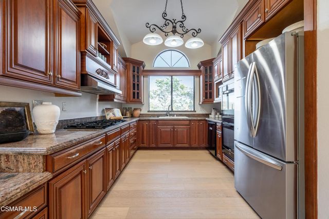 360 Camino De Celeste, Thousand Oaks, CA 91360