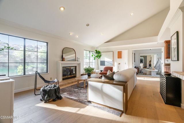 360 Camino De Celeste, Thousand Oaks, CA 91360