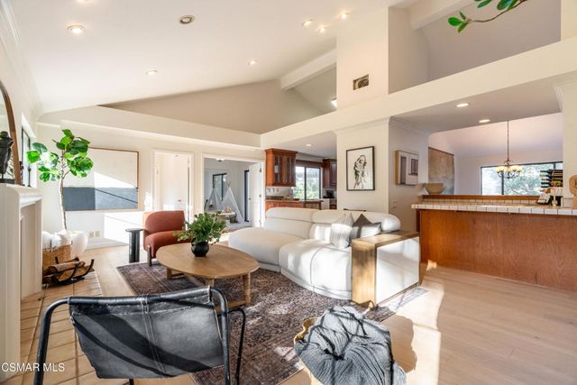 360 Camino De Celeste, Thousand Oaks, CA 91360