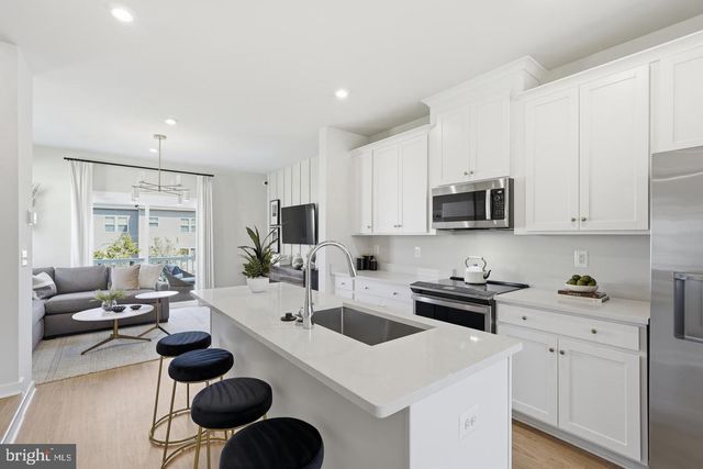10792 PENNYWELL GARDEN RD, Manassas, VA 20112
