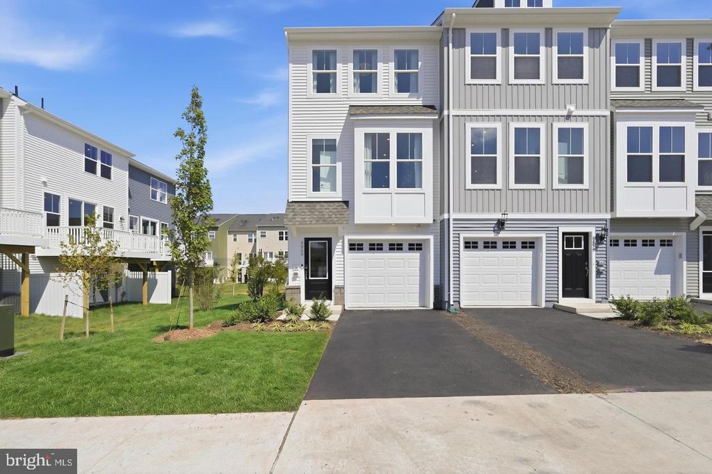 10792 PENNYWELL GARDEN RD, Manassas, VA 20112