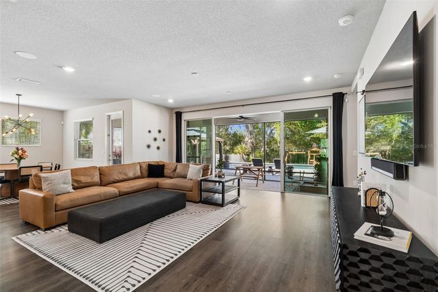 4911 LAKESHORE OAKS COURT, Tampa, FL 33624