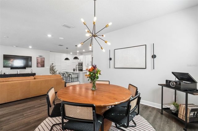 4911 LAKESHORE OAKS COURT, Tampa, FL 33624