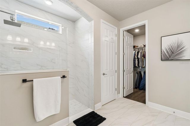 4911 LAKESHORE OAKS COURT, Tampa, FL 33624