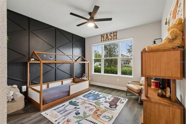 4911 LAKESHORE OAKS COURT, Tampa, FL 33624