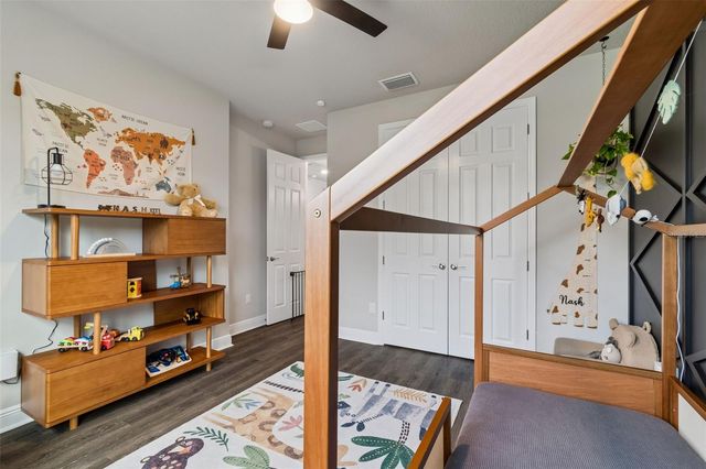 4911 LAKESHORE OAKS COURT, Tampa, FL 33624