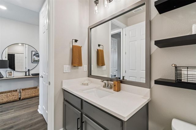 4911 LAKESHORE OAKS COURT, Tampa, FL 33624