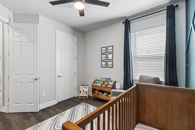 4911 LAKESHORE OAKS COURT, Tampa, FL 33624