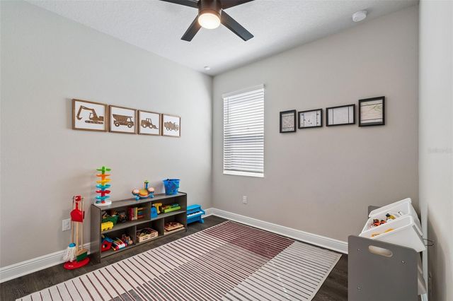 4911 LAKESHORE OAKS COURT, Tampa, FL 33624