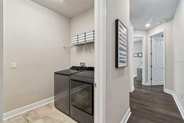 4911 LAKESHORE OAKS COURT, Tampa, FL 33624