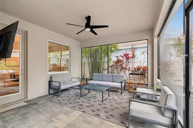 4911 LAKESHORE OAKS COURT, Tampa, FL 33624