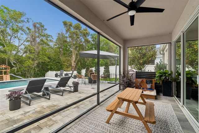 4911 LAKESHORE OAKS COURT, Tampa, FL 33624