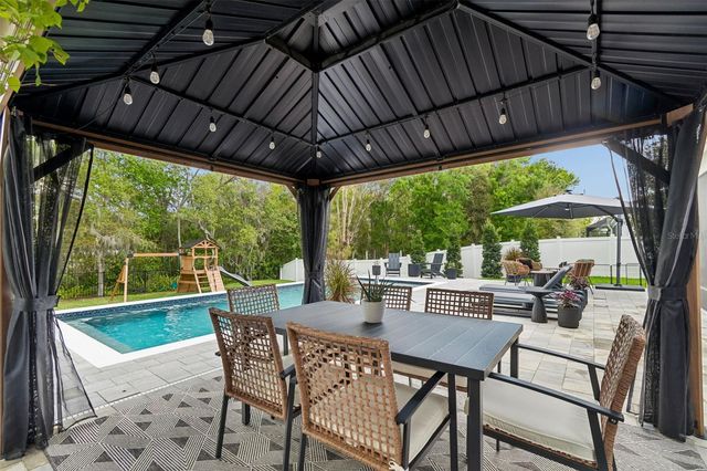 4911 LAKESHORE OAKS COURT, Tampa, FL 33624