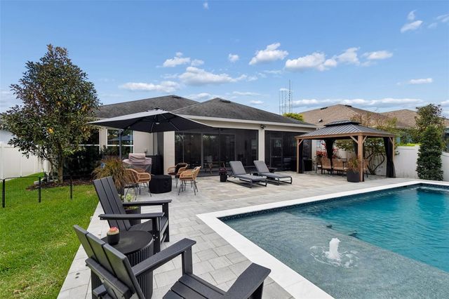 4911 LAKESHORE OAKS COURT, Tampa, FL 33624