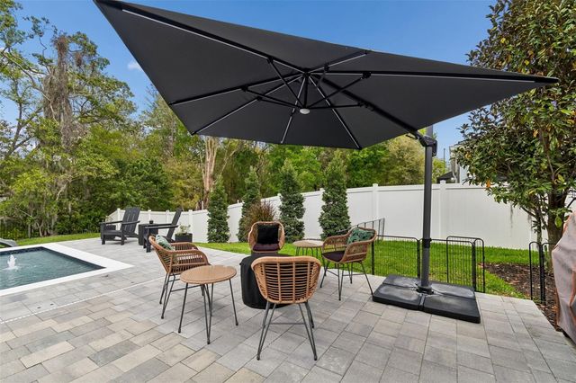 4911 LAKESHORE OAKS COURT, Tampa, FL 33624